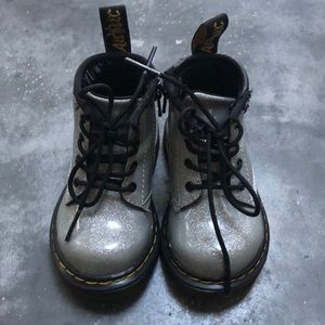 SILVER SPARKLE DR MARTENS
